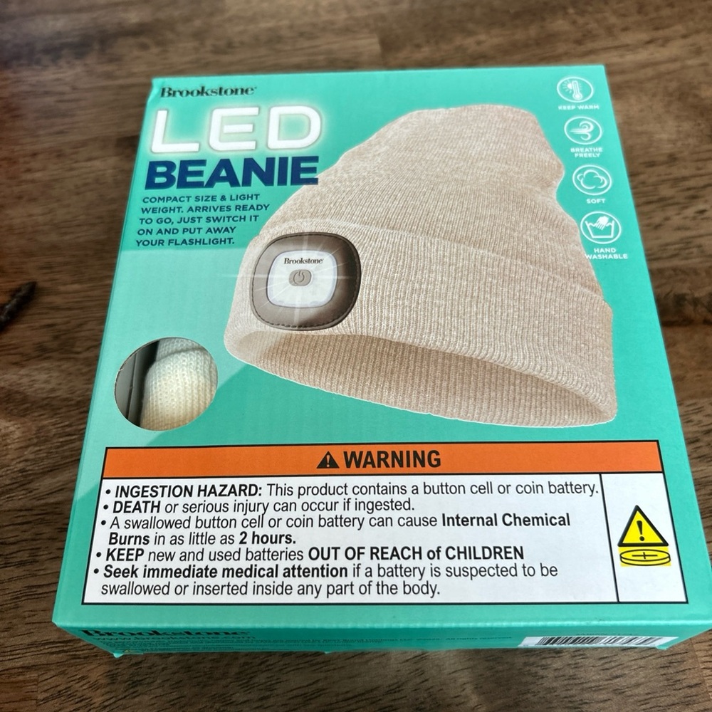Brookstone Womens LED Beanie- NIB